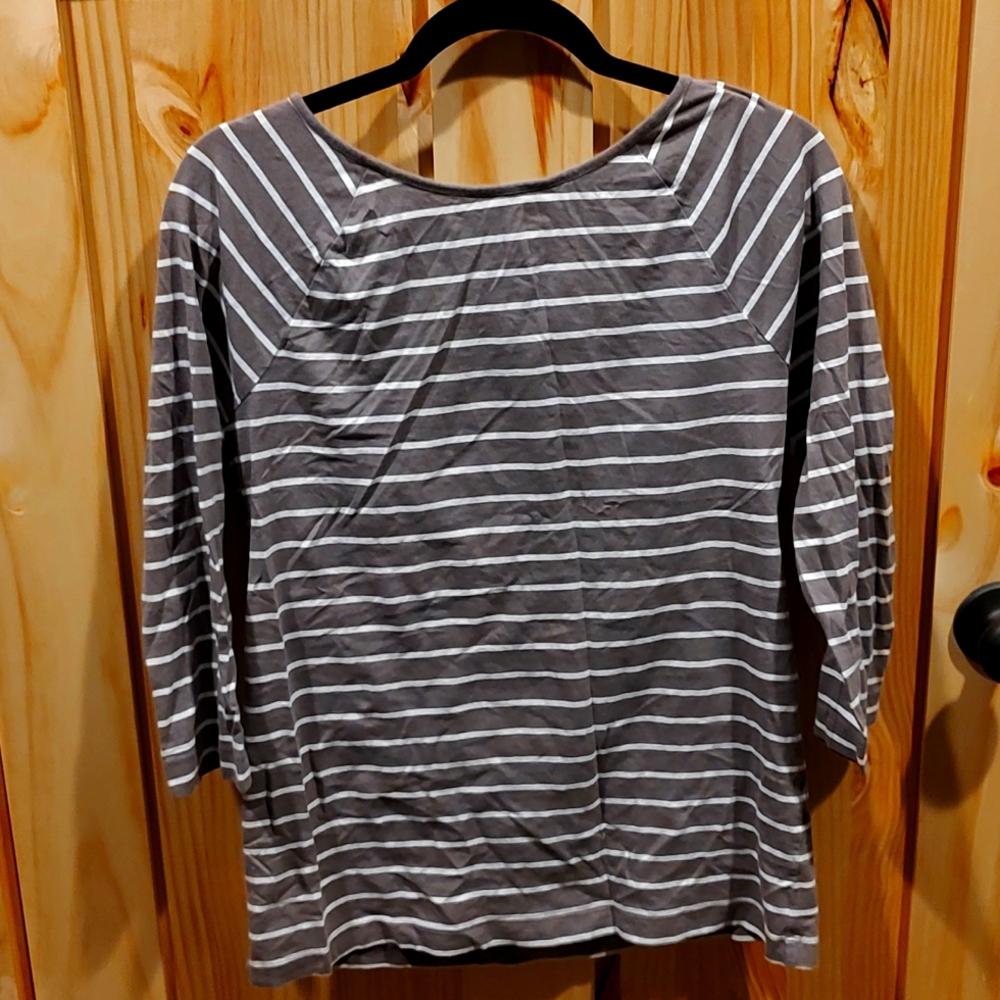 Three quarter sleeve shirt